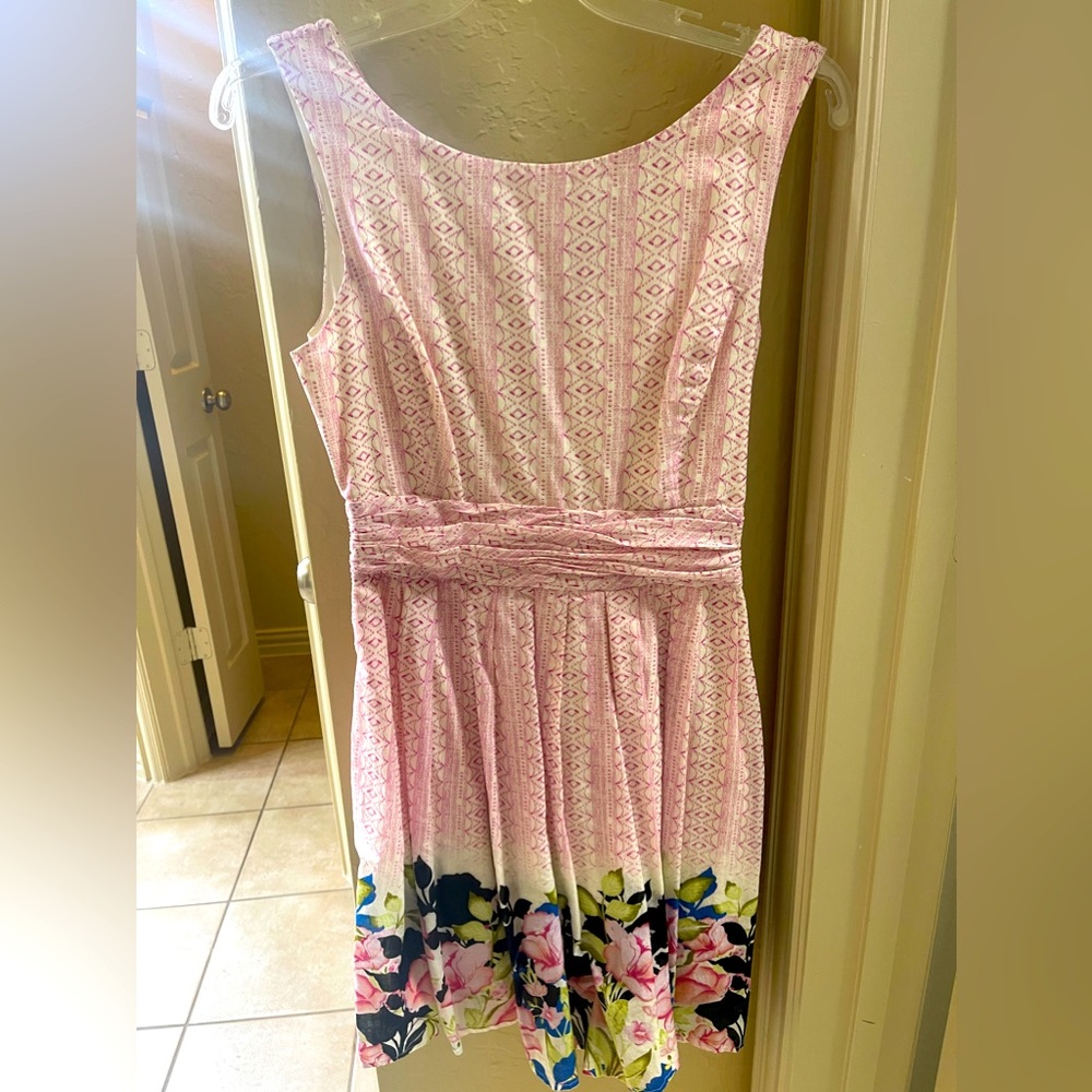 Hinge Spring Dress - Picture 4 of 4